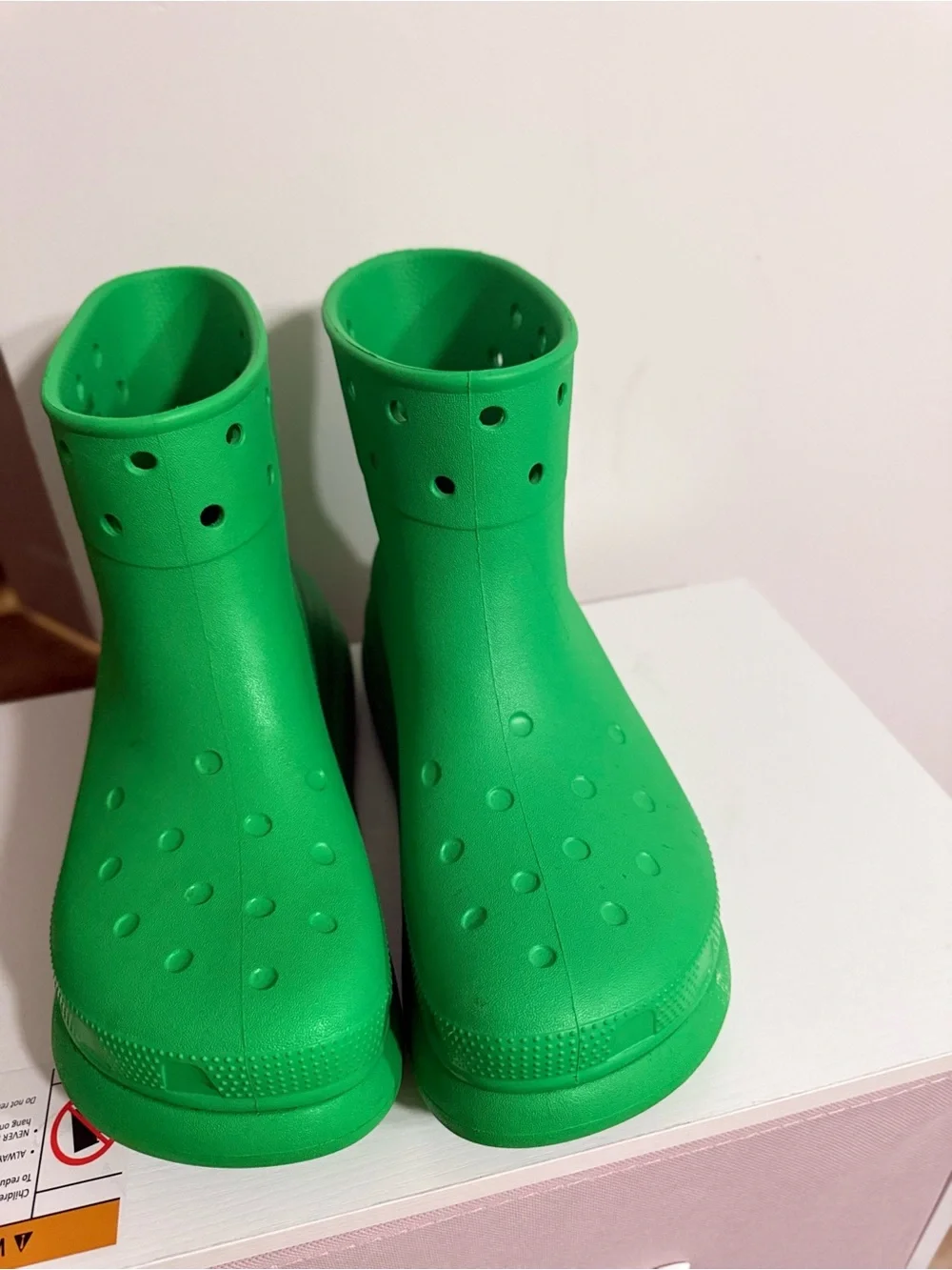Crocs rain boots Green Waterproof Foam Ankle Clog Boots never worn